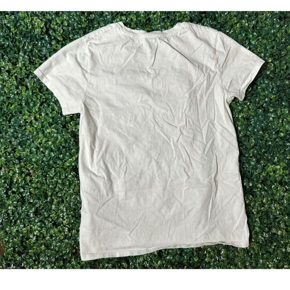 Levis White Basic T Shirt Red Logo Size Medium - Picture 6 of 7